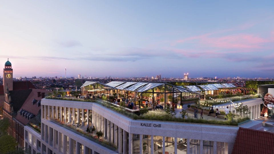 Stilvolles Rooftop-Restaurant 'KALLE Grill' mit verglasten Pavillons und urbanem Garten, beleuchtet in der Abenddämmerung. Gäste genießen die Atmosphäre mit Blick auf die Skyline der Stadt, während das moderne Design mit grünen Elementen harmoniert